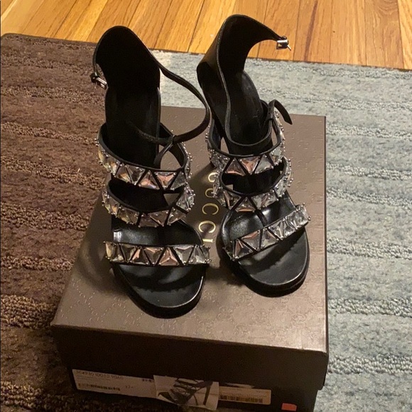 Gucci Sandals - Picture 1 of 5
